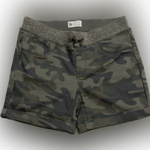 SO Girls Camo Shorts size 14